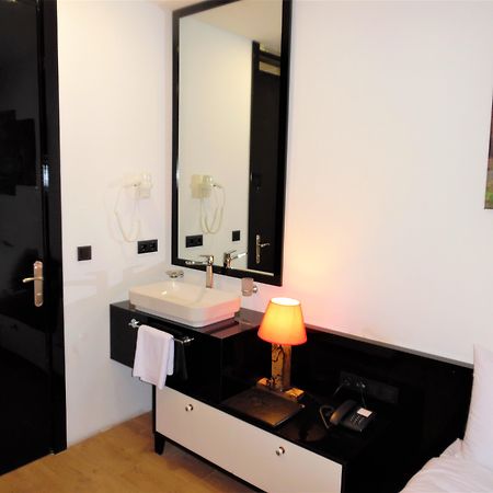 Vvr Hotel Istanbul Exterior photo