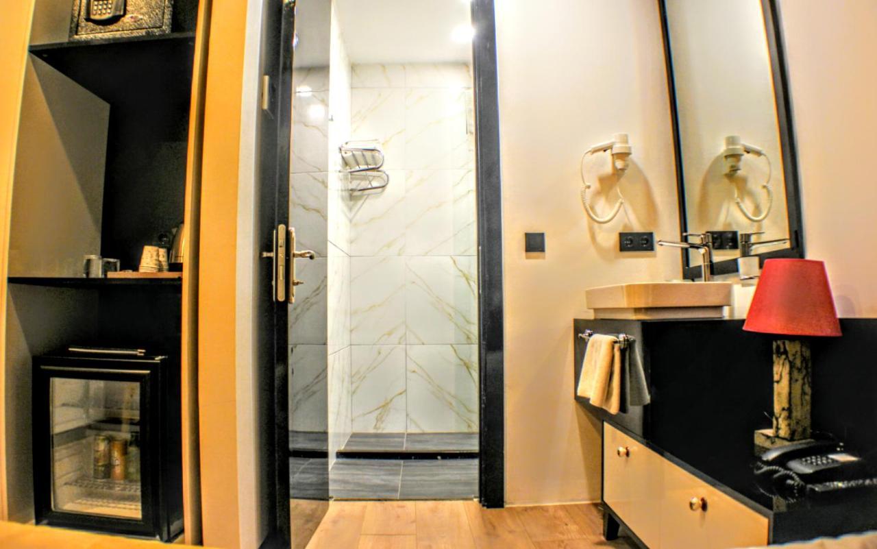 Vvr Hotel Istanbul Exterior photo